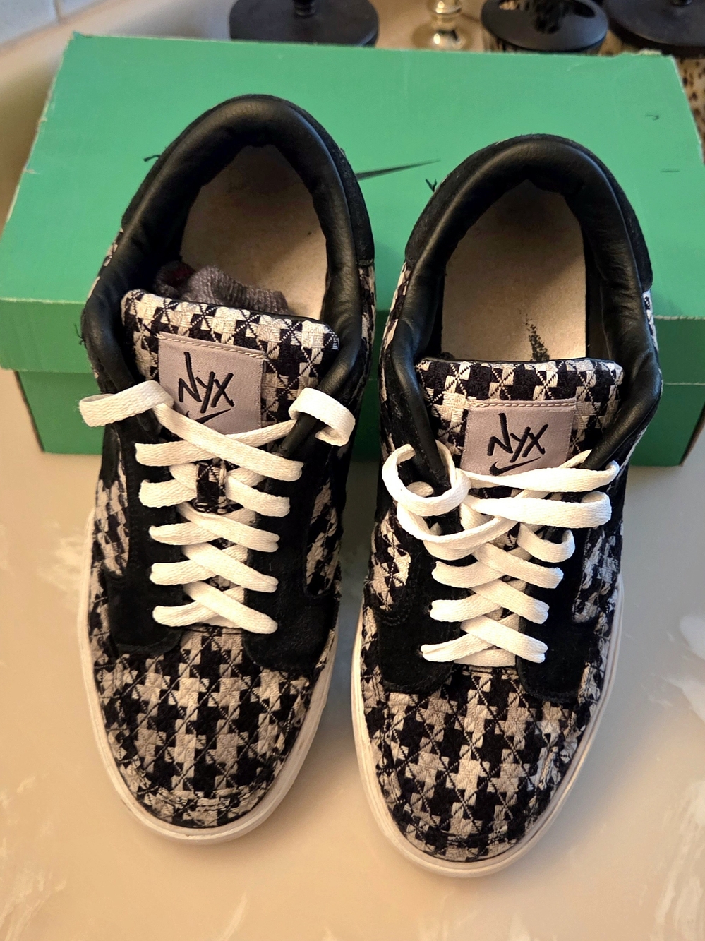 Men's Nike NYX Mrtyr Low Sz 9